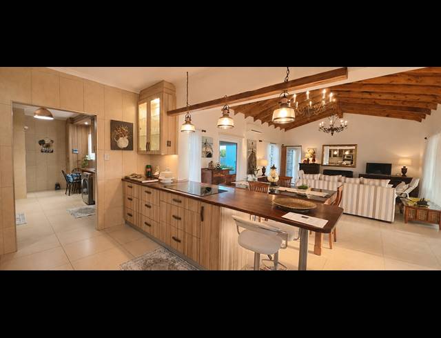 4 BEDROOM HOUSE FOR SALE IN COUNTRY CLUB